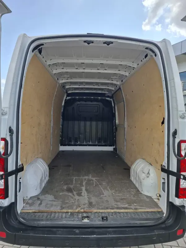 Renault Master 2024 - 23000 EUR, 66500 km - AUTO.MOTO.pt - 66500km - foto 11 de 17