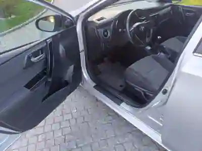 Toyota Auris 2018 - 14250 EUR, 188000 km - foto 5 de 11