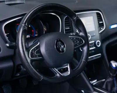 Renault Mégane Sport Tourer 2018 - 15990 EUR, 126740 km - AUTO.MOTO.pt - 126740km - foto 39 de 65