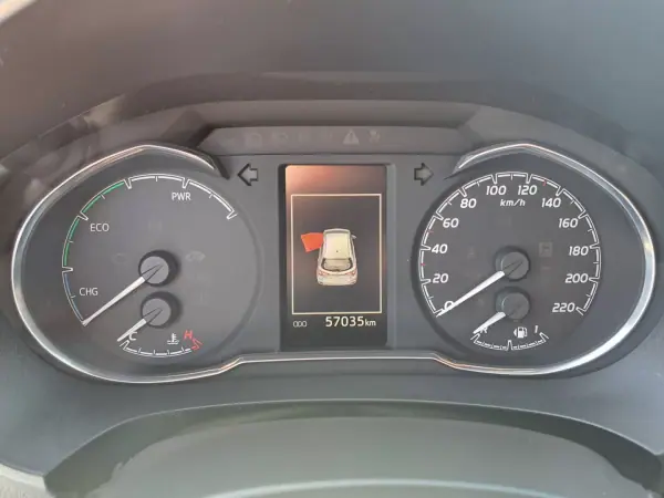 Toyota Yaris 2018 - 16750 EUR, 57032 km - AUTO.MOTO.pt - 57032km - foto 30 de 35