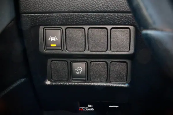 Nissan Qashqai 2018 - 16500 EUR, 203000 km - AUTO.MOTO.pt - 203000km - foto 29 de 32