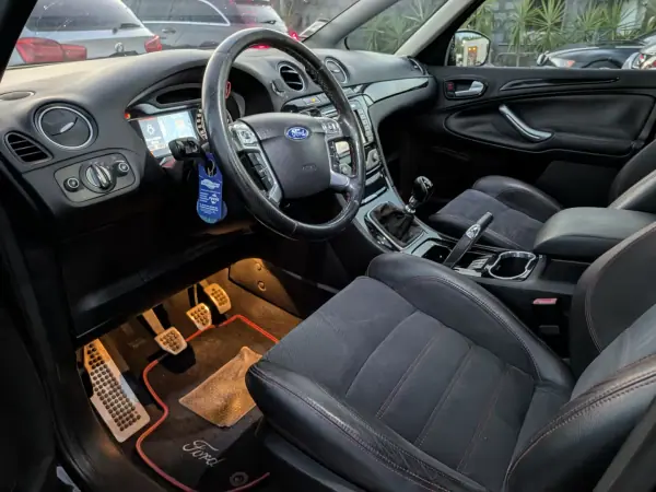Ford S-Max 2011 - 10900 EUR, 285000 km - AUTO.MOTO.pt - 285000km - foto 11 de 15