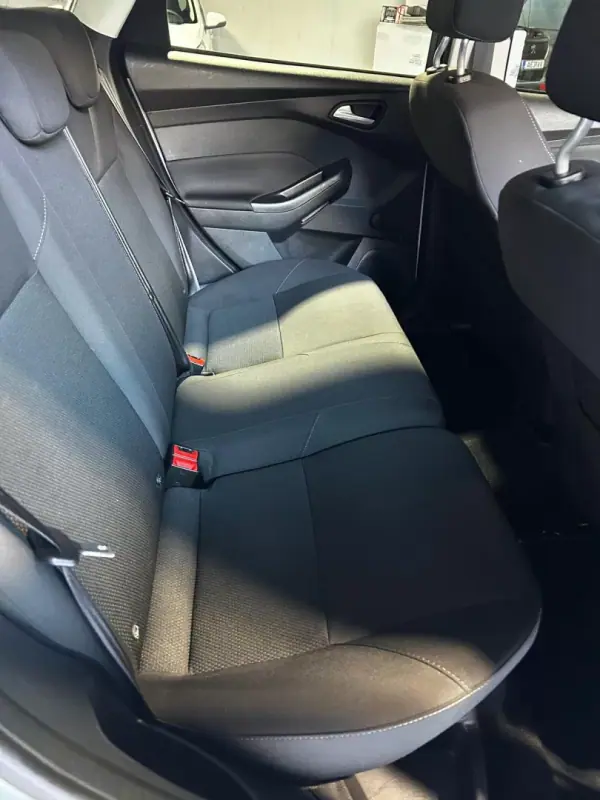 Ford Focus 2018 - 9900 EUR, 71250 km - AUTO.MOTO.pt - 71250km - foto 27 de 27