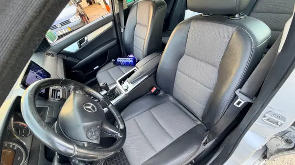 Mercedes-Benz C 250 2010 - 8500 EUR, 340000 km - AUTO.MOTO.pt - 340000km - foto 7 de 8
