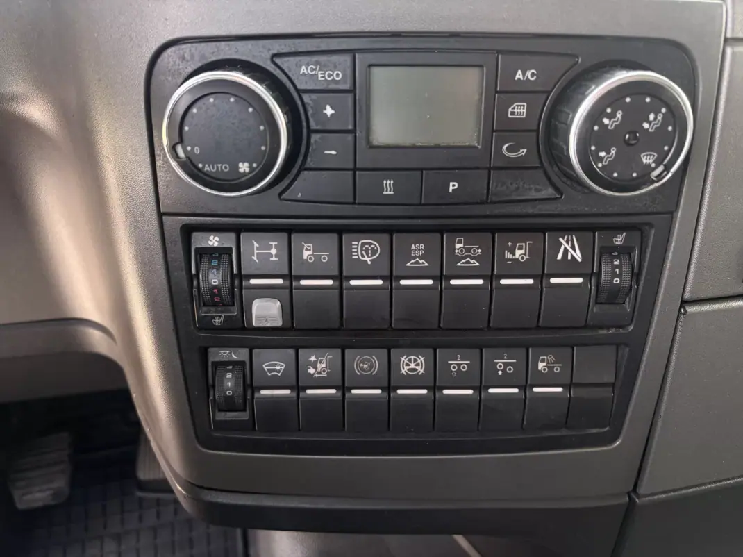 Man 2016 - 33000 EUR, 500000 km - AUTO.MOTO.pt - 500000km - foto 19 de 19