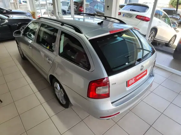 Skoda Octavia Break 2009 - 5750 EUR, 277000 km - AUTO.MOTO.pt - 277000km - foto 8 de 36