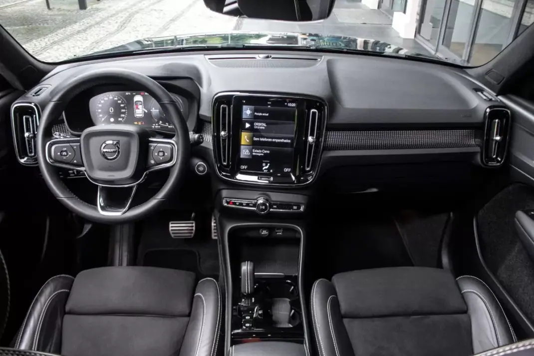Volvo XC 40 2022 - 31990 EUR, 48265 km - AUTO.MOTO.pt - 48265km - foto 33 de 40