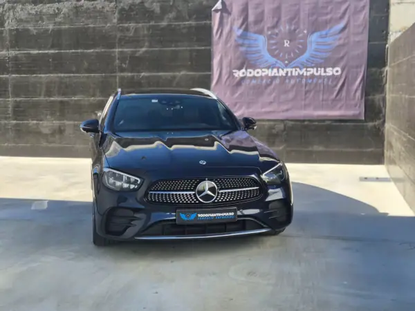 Mercedes-Benz E 300 2022 — foto 2 de 41