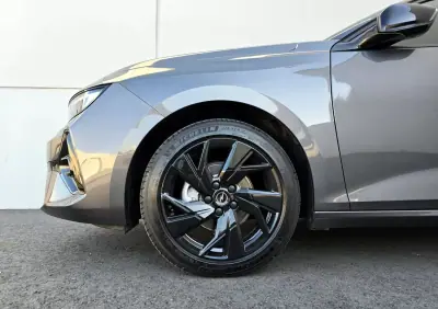 Opel Astra 2023 - 19900 EUR, 16940 km - AUTO.MOTO.pt - 16940km - foto 13 de 39