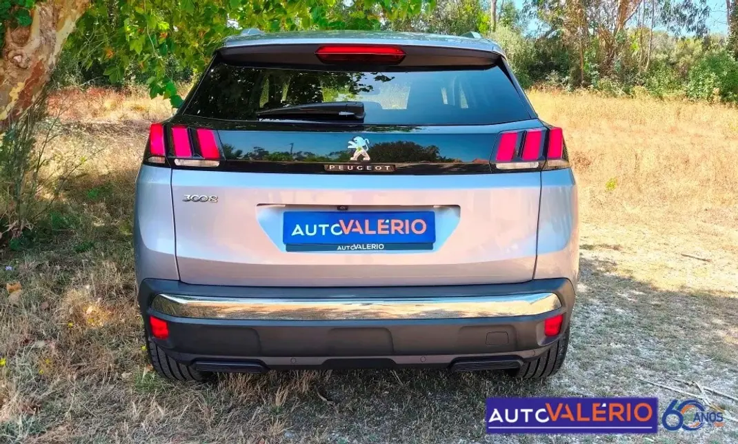 Peugeot 3008 2019 - 20950 EUR, 75140 km - 75140km - foto 3 de 39