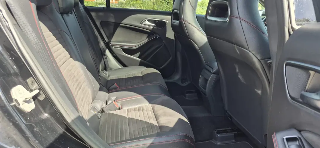 Mercedes-Benz CLA 200 2015 - 21000 EUR, 156000 km - AUTO.MOTO.pt - 156000km - foto 20 de 26