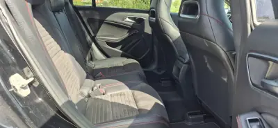 Mercedes-Benz CLA 200 2015 - 21000 EUR, 156000 km - AUTO.MOTO.pt - 156000km - foto 20 de 26