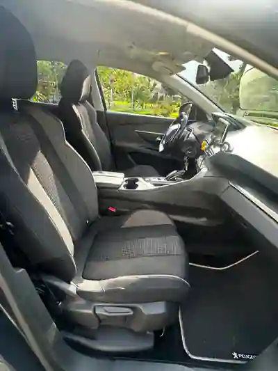 Peugeot 3008 2017 - 15000 EUR, 130000 km - AUTO.MOTO.pt - 130000km - foto 8 de 10