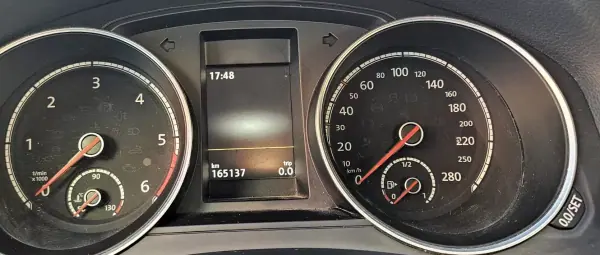 Volkswagen Scirocco 2015 - 18999 EUR, 160000 km - AUTO.MOTO.pt - 160000km - foto 12 de 18