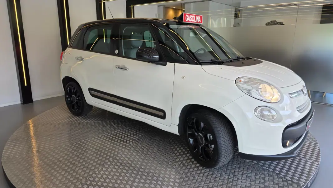 Fiat 500L 2013 - 7900 EUR, 153161 km - AUTO.MOTO.pt - 153161km - foto 20 de 55