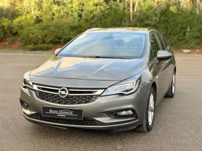 Opel Astra Sports Tourer 2019 - 11900 EUR, 128400 km - AUTO.MOTO.pt - 128400km - foto 2 de 10