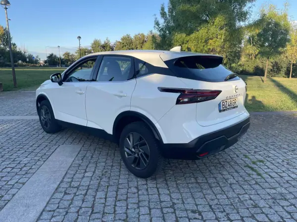 Nissan Qashqai 2022 - 24500 EUR, 87000 km - AUTO.MOTO.pt - 87000km - foto 4 de 14