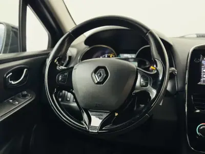 Renault Clio 2012 - 5750 EUR, 228000 km - AUTO.MOTO.pt - 228000km - foto 24 de 44