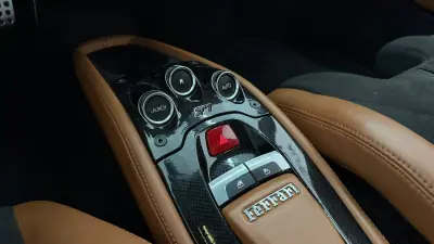 Ferrari 458 Italia 2012 - 214999 EUR, 93159 km - 93159km - foto 25 de 25