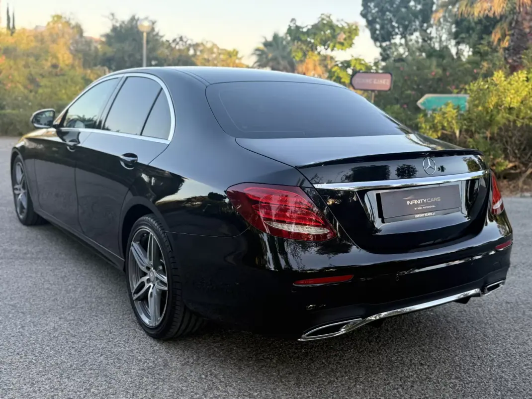 Mercedes-Benz E 220 2017 - 28999 EUR, 60000 km - AUTO.MOTO.pt - 60000km - foto 12 de 24