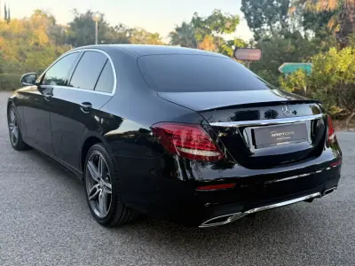 Mercedes-Benz E 220 2017 - 28999 EUR, 60000 km - AUTO.MOTO.pt - 60000km - foto 12 de 24