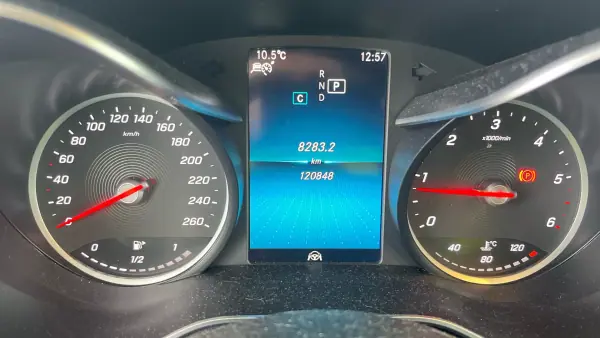 Mercedes-Benz C 300 2019 - 26990 EUR, 120000 km - AUTO.MOTO.pt - 120000km - foto 14 de 16