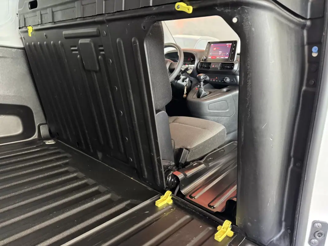 Citroën BERLINGO 1.5 BlueHDi 100 S&S Club M 2022 - 15990 EUR, 92798 km - AUTO.MOTO.pt - 92798km - foto 12 de 19