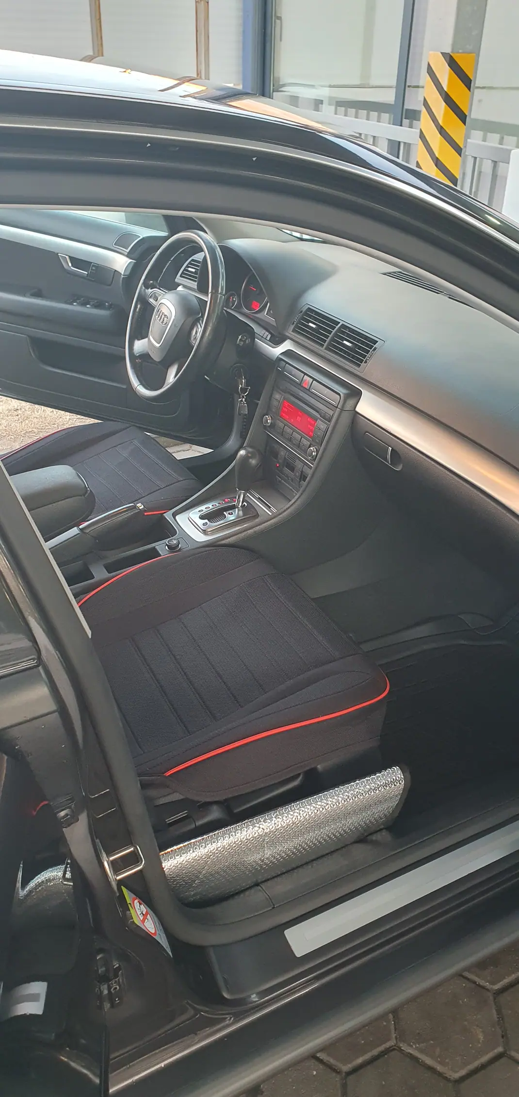 Audi A4 2007 - 5000 EUR, 318000 km - 318000km - foto 4 de 10