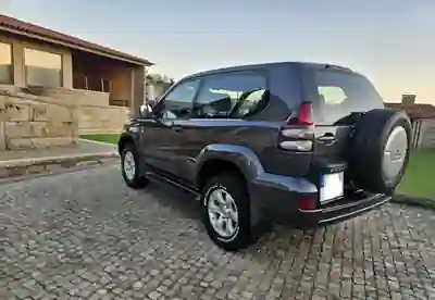 Toyota Land Cruiser 2004 - 20000 EUR, 280782 km - AUTO.MOTO.pt - 280782km - foto 6 de 6