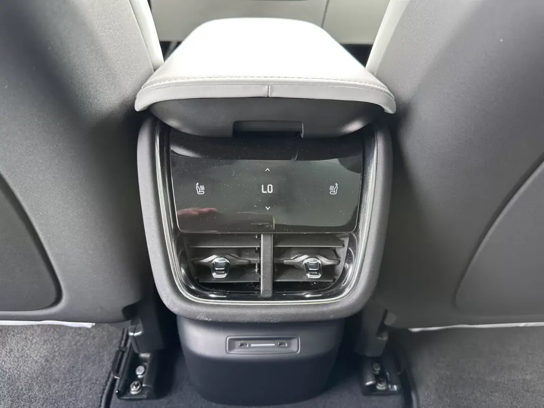 Polestar 3 2024 - 69900 EUR, 33000 km - AUTO.MOTO.pt - 33000km - foto 61 de 72