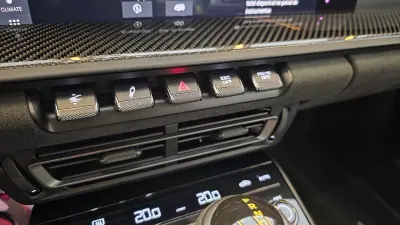 Porsche 992 2021 - 235000 EUR, 15666 km - AUTO.MOTO.pt - 15666km - foto 48 de 61