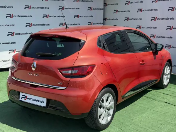 Renault Clio 2018 - 9990 EUR, 156000 km - AUTO.MOTO.pt - 156000km - foto 7 de 18