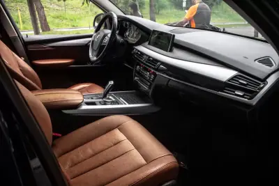 BMW X5 2015 - 27900 EUR, 170106 km - AUTO.MOTO.pt - 170106km - foto 27 de 44