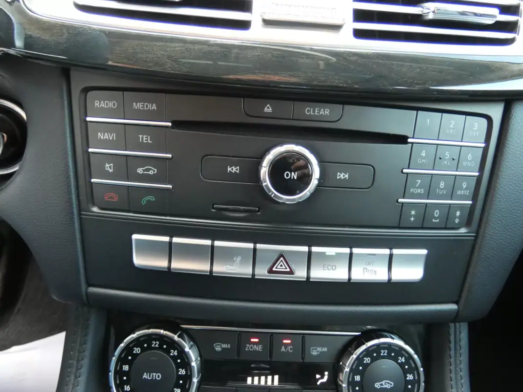 Mercedes-Benz CLS 250 2015 - 22500 EUR, 278000 km - AUTO.MOTO.pt - 278000km - foto 36 de 42