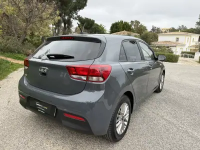 Kia Rio 2023 - 14999 EUR, 30000 km - AUTO.MOTO.pt - 30000km - foto 4 de 13