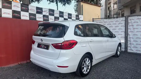 BMW 216 Gran Tourer 2019 - 14900 EUR, 99700 km - AUTO.MOTO.pt - 99700km - foto 6 de 12
