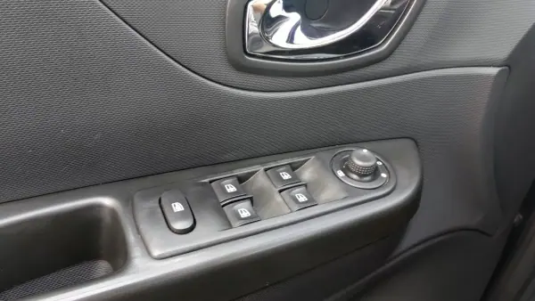 Renault Captur 2016 - 9950 EUR, 194000 km - 194000km - foto 30 de 35