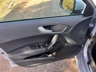 Audi A1 Sportback 2016 - 14995 EUR, 145170 km - AUTO.MOTO.pt - 145170km - foto 31 de 34