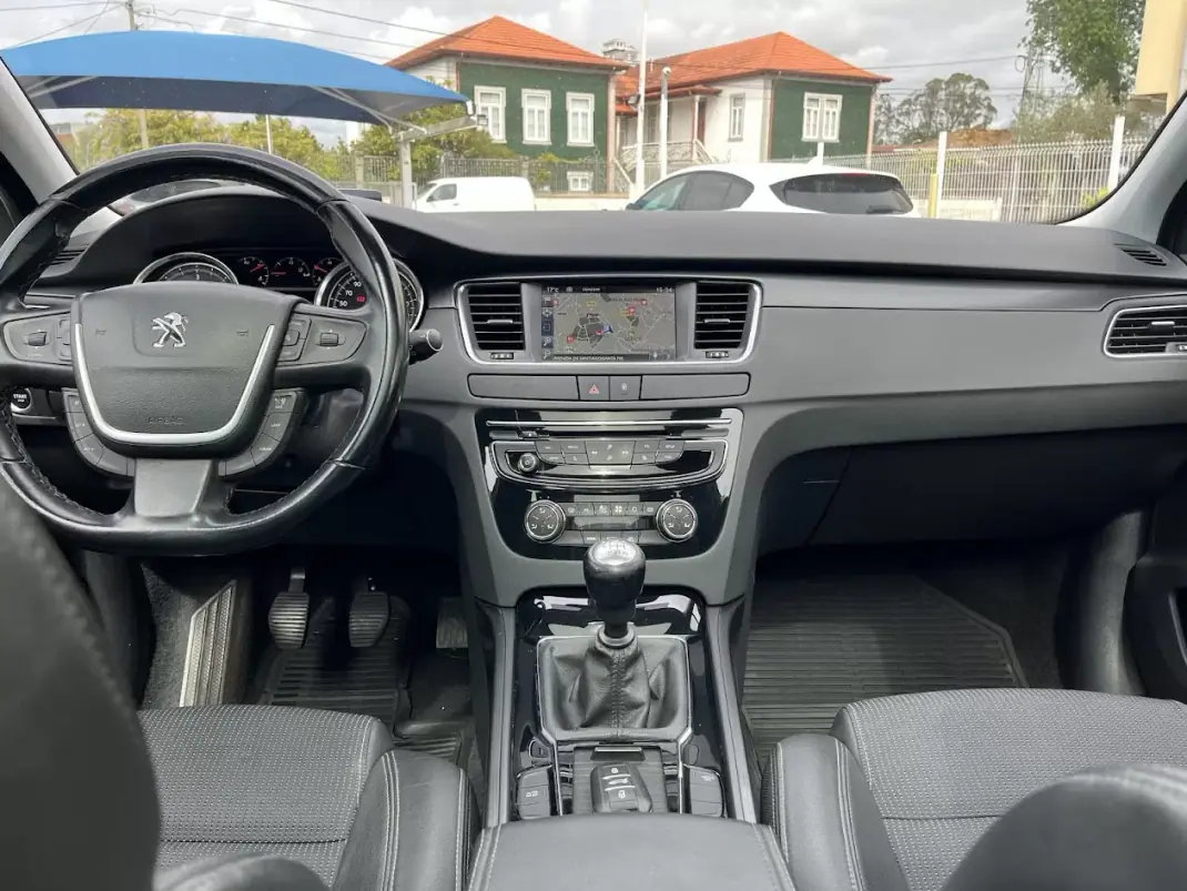 Peugeot 508 SW 2014 - 8450 EUR, 217000 km - AUTO.MOTO.pt - 217000km - foto 12 de 52