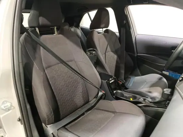 Toyota Corolla 2019 - 21900 EUR, 62158 km - AUTO.MOTO.pt - 62158km - foto 6 de 8
