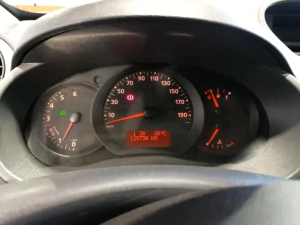 Renault Kangoo 2021 - 12900 EUR, 125730 km - AUTO.MOTO.pt - 125730km - foto 5 de 9
