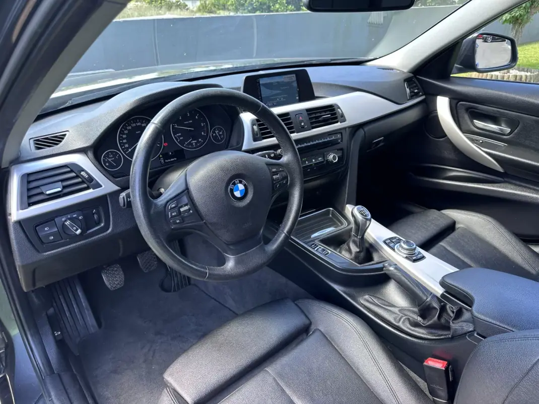 BMW 316 2014 - 11900 EUR, 240000 km - AUTO.MOTO.pt - 240000km - foto 25 de 58