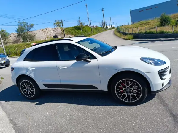 Porsche Macan 2016 - 45500 EUR, 155000 km - AUTO.MOTO.pt - 155000km - foto 13 de 32