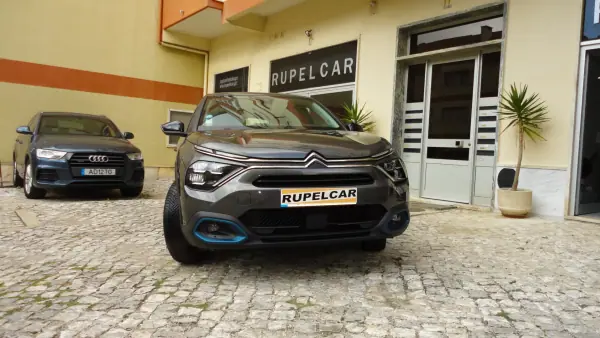 Citroën e-C4 2023 — foto 2 de 22
