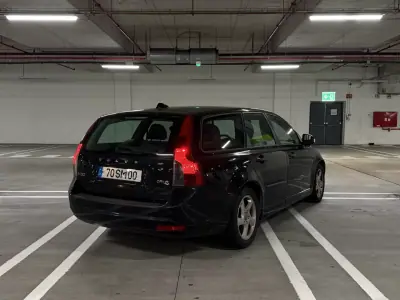 Volvo V50 2011 - 6000 EUR, 247500 km - AUTO.MOTO.pt - 247500km - foto 4 de 9
