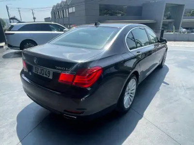 BMW 750 2010 - 33000 EUR, 73000 km - AUTO.MOTO.pt - 73000km - foto 5 de 18