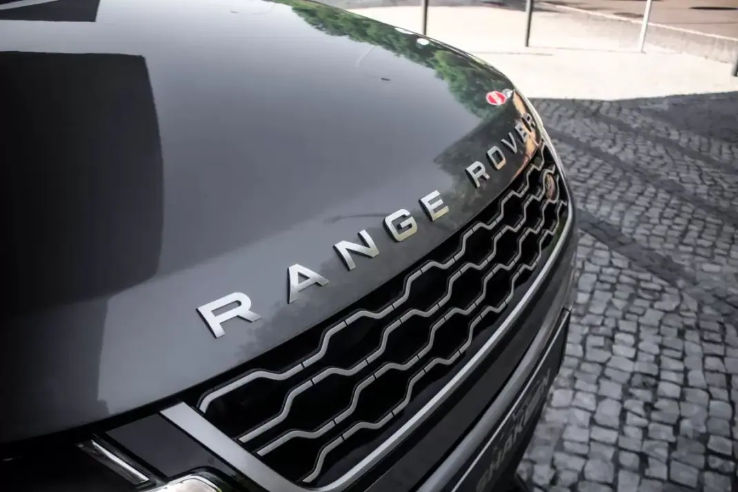 Land Rover Range Rover Evoque 2020 - 32990 EUR, 84922 km - AUTO.MOTO.pt - 84922km - foto 9 de 56