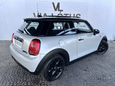 MINI Cooper 2017 - 16900 EUR, 141270 km - AUTO.MOTO.pt - 141270km - foto 5 de 22