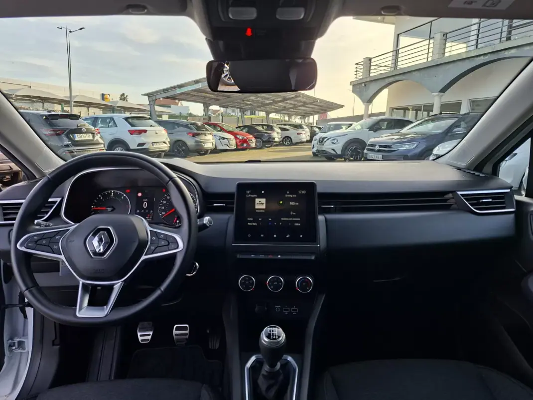 Renault Clio 2019 - 15000 EUR, 62800 km - AUTO.MOTO.pt - 62800km - foto 14 de 32
