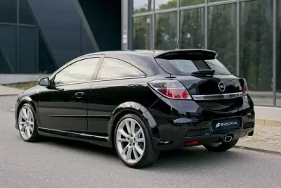 Opel Astra GTC 2007 - 15990 EUR, 149500 km - AUTO.MOTO.pt - 149500km - foto 9 de 22